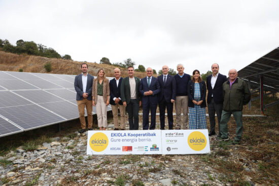 Ekiola Gorbeialdeako aurkezpena. Talde argazkia. Presentación de Ekiola Gorbeialdea. Foto de grupo.