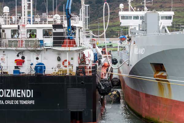 Two ships in the process of Bunkering.
